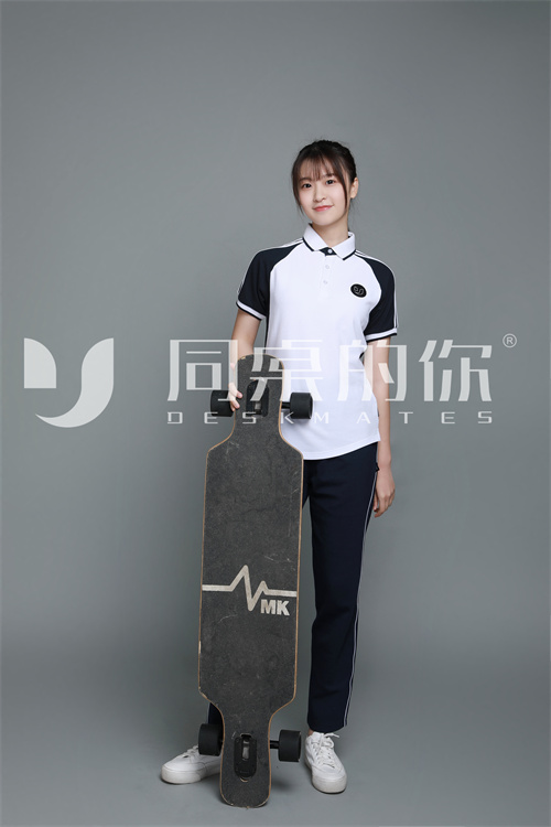 中学生校服