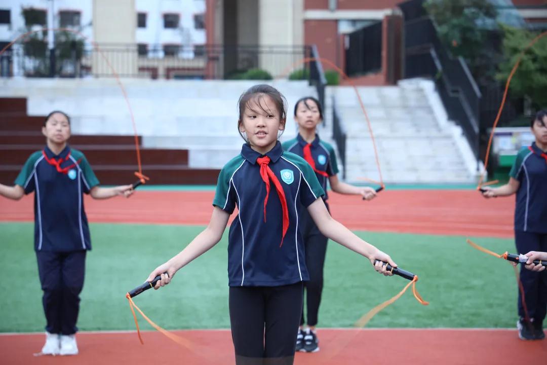 学校校服定做在设计上需要注意什么