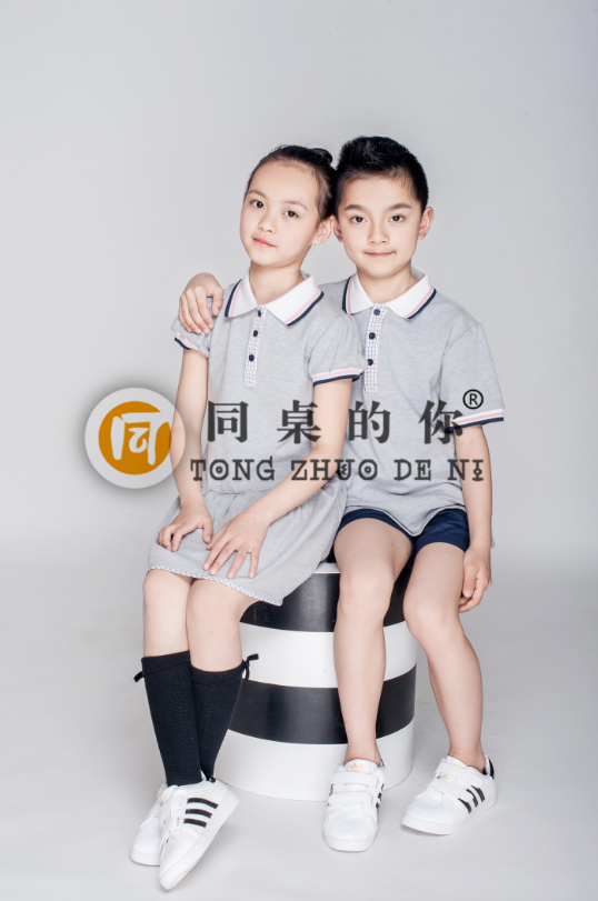 中小学校服彰显校园文化