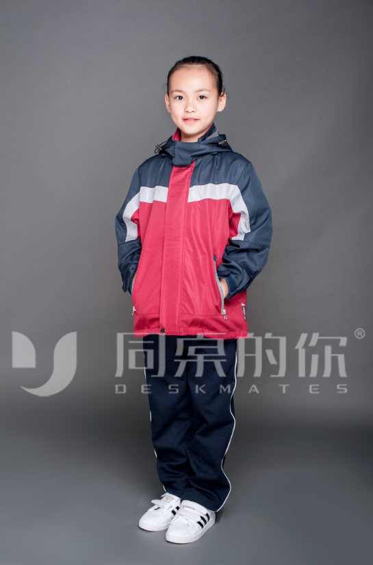 可以选择自己去定制校服吗？