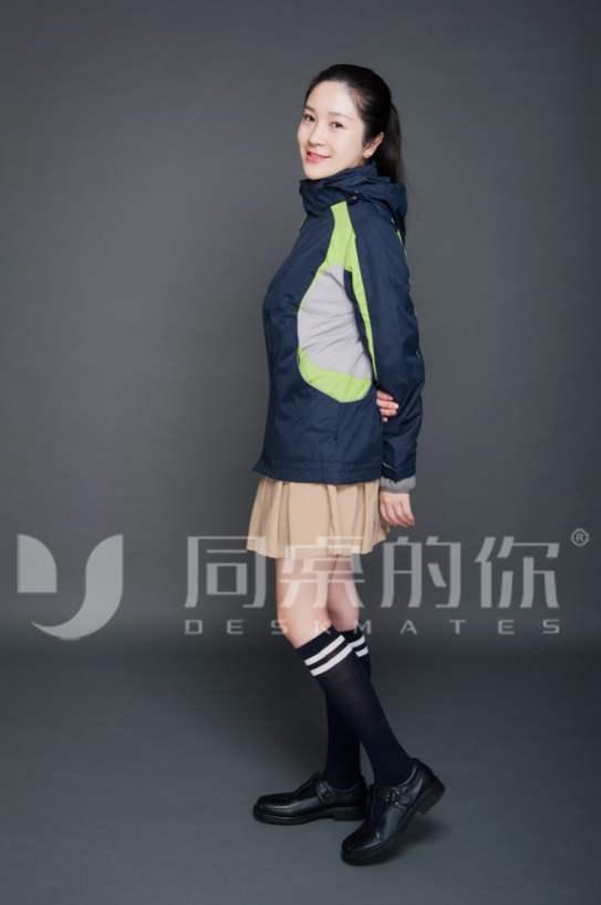 孩子每天穿着的定制校服来自哪里？