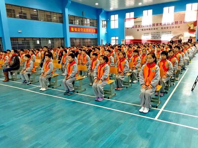 统一穿小学校服的好处