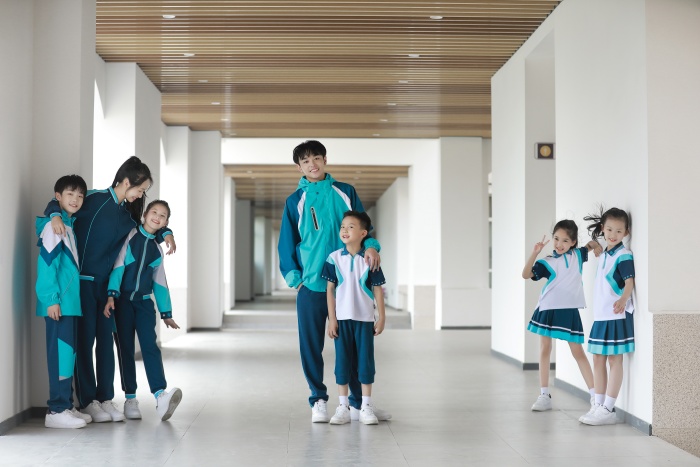 定制学生校服哪家好，校服定制就选圣澜服饰